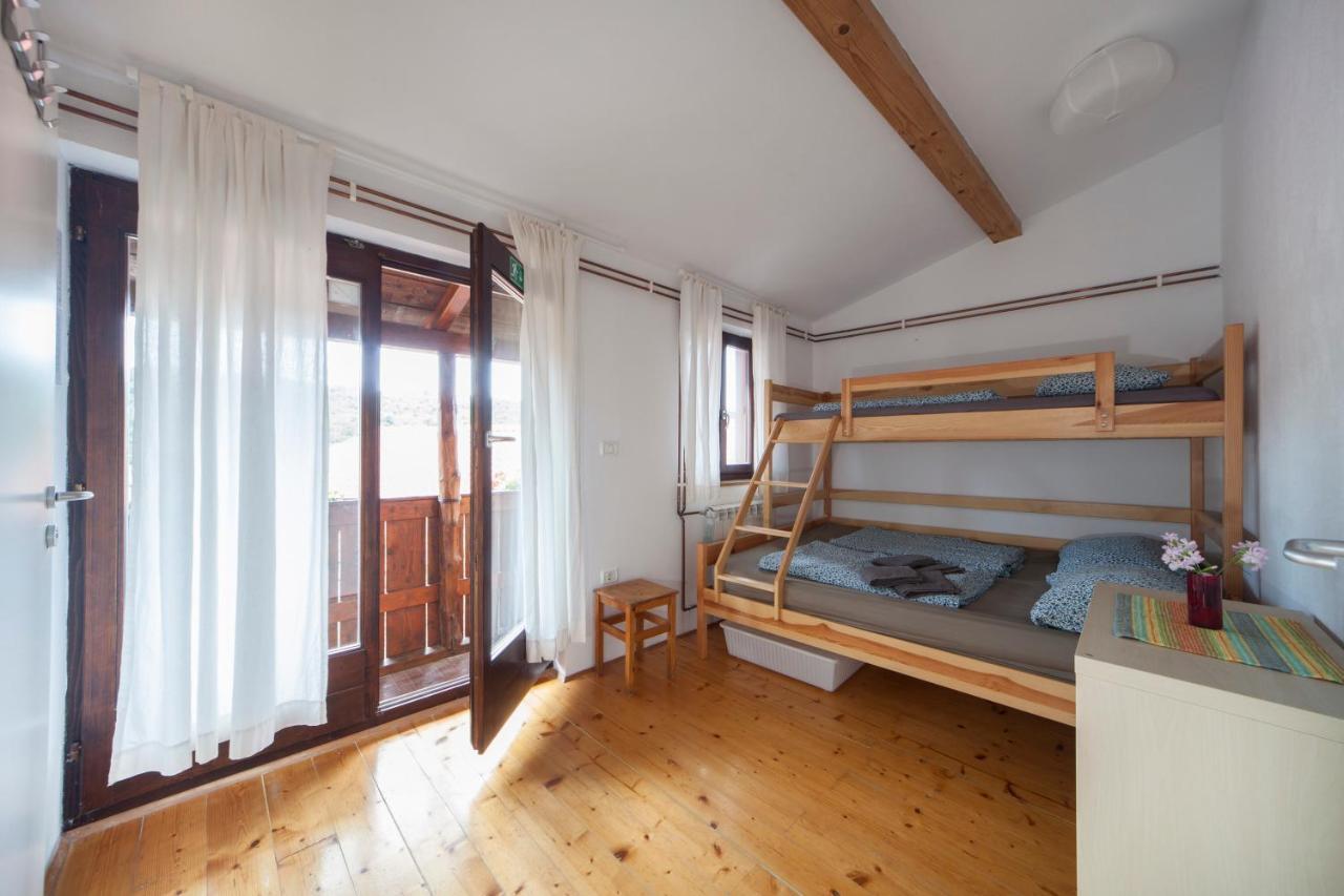 Hostel Xaxid Črni Kal 外观 照片