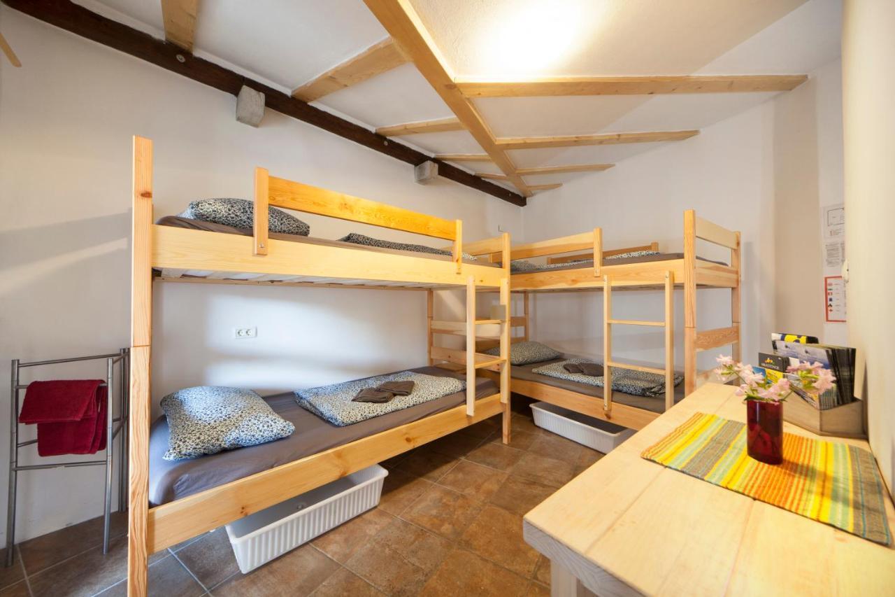 Hostel Xaxid Črni Kal 外观 照片