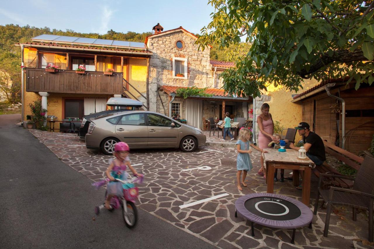 Hostel Xaxid Črni Kal 外观 照片