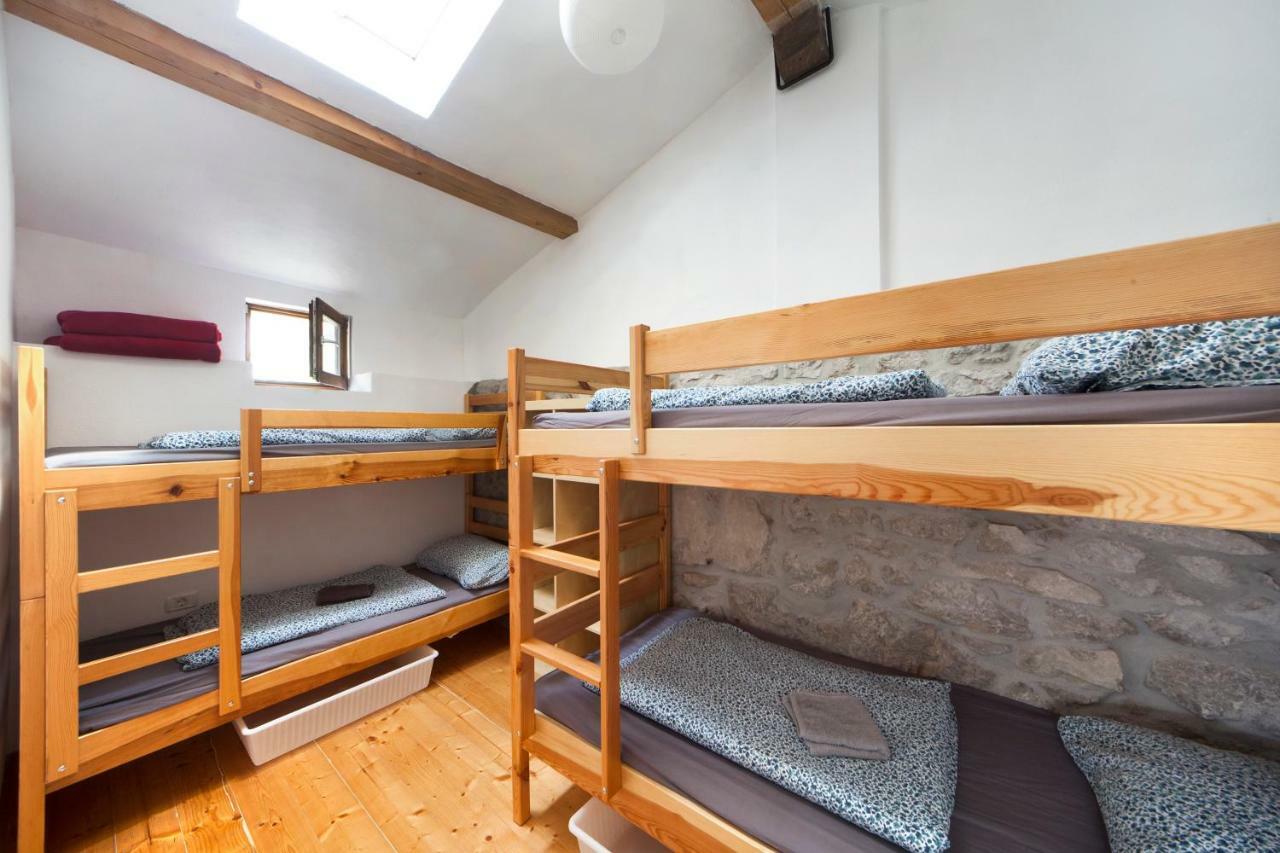 Hostel Xaxid Črni Kal 外观 照片